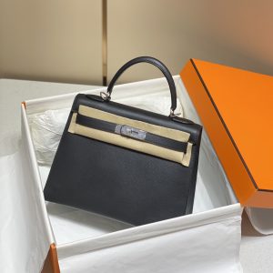 Black gold pattern
