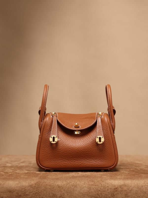 Lindy Mini 19cm with golden-brown gold clasp