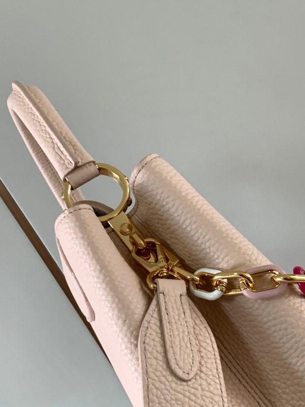 Capucines medium size handbag M21652 with Paris pink gold buckle - Image 5
