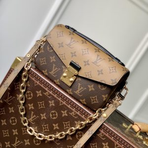 LV messenger bag M46279, yellow