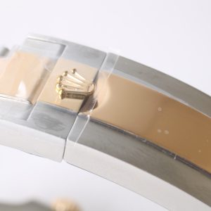 Rolex Black Water¹íÏµÁÐ watches undergo strict quality inspection before shipment. They are packaged with genuine gold, which is superior to gold-plated versions and will not wear off or fade.