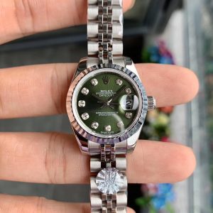TheòºÊ½ watch strap style is equipped with a foldingòºÊ½ buckle.