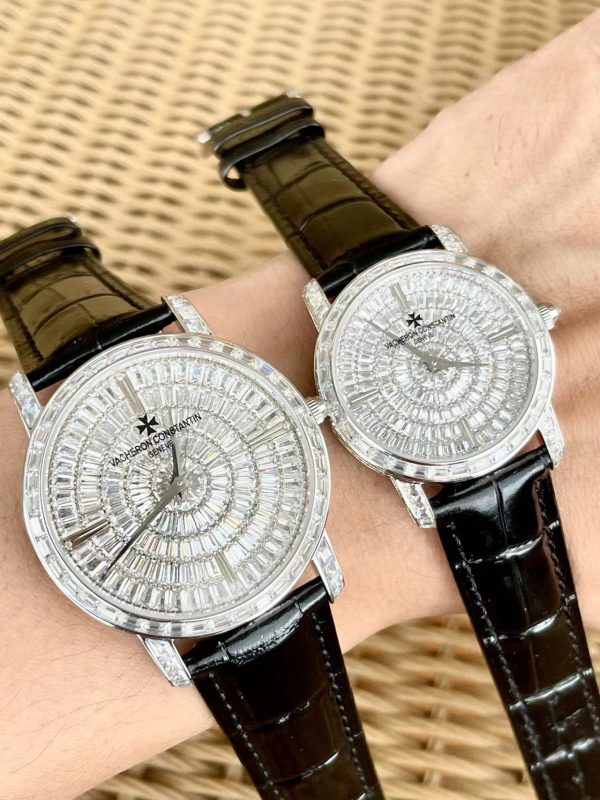 Vacheron Constantin adopts the Cal.1120 ultra-thin automatic winding watch