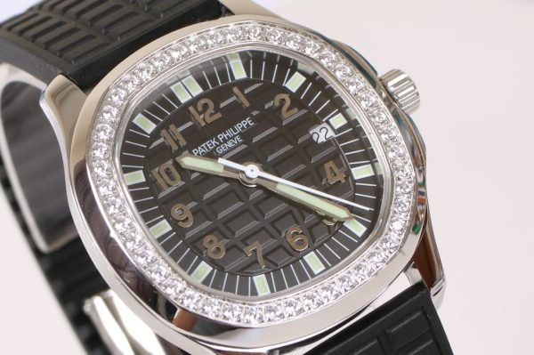 Patek Philippe AQUANAUT series 5067A-011 - Image 6