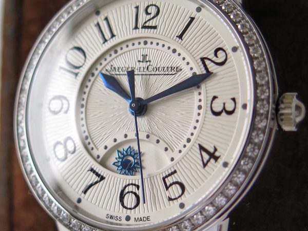 The Jaeger-lecoultre Date collection watches have made a romantic debut - Image 3
