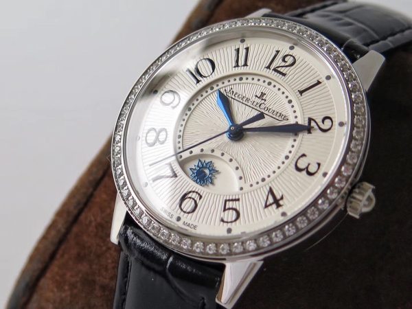 The Jaeger-lecoultre Date collection watches have made a romantic debut - Image 4
