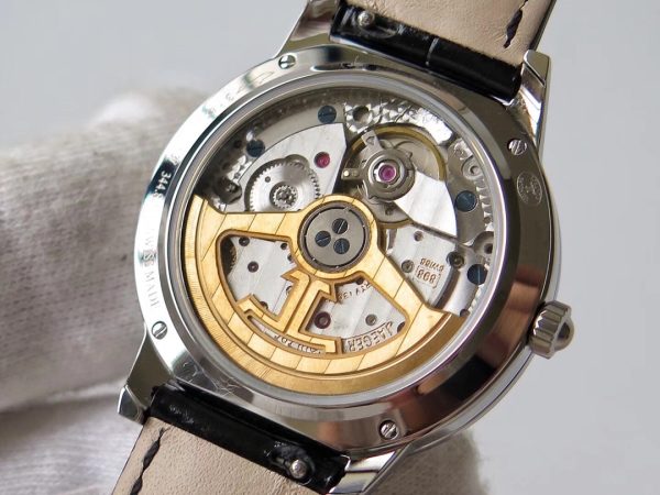 The Jaeger-lecoultre Date collection watches have made a romantic debut - Image 9