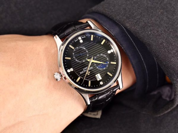 Patek Philippe is fully launched, a must-have for successful business people. - Image 8