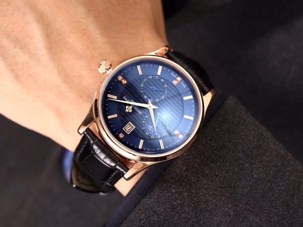 Patek Philippe is fully launched, a must-have for successful business people. - Image 6