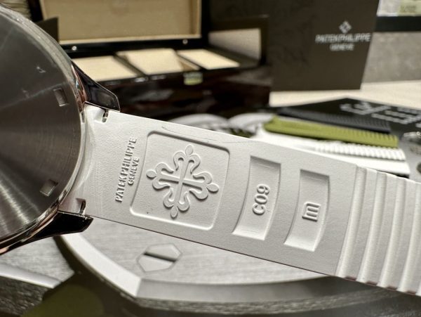 Patek Philippe's exclusive custom-made latest folding clasp, combined with four independent locks