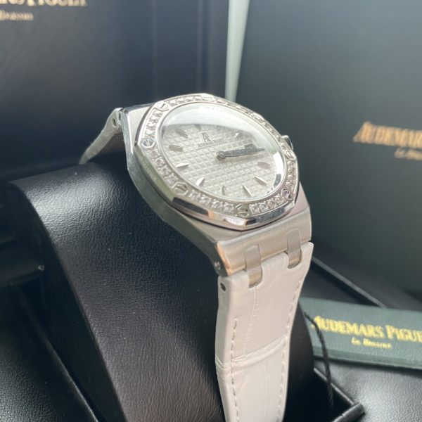Audemars Piguet Royal Oak Model 67601 Quartz watch - Image 2