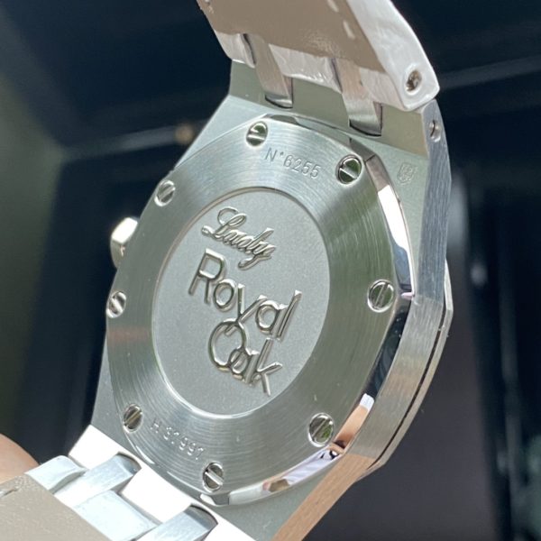 Audemars Piguet Royal Oak Model 67601 Quartz watch - Image 3