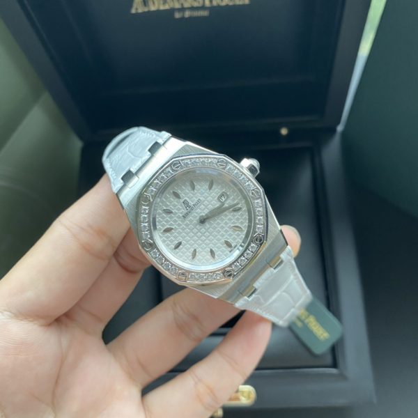 Audemars Piguet Royal Oak Model 67601 Quartz watch - Image 4