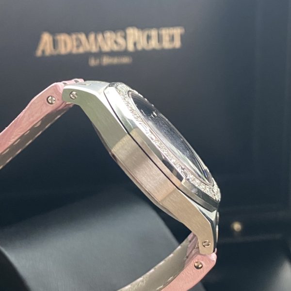 Audemars Piguet Royal Oak Model 67601 Quartz watch - Image 2
