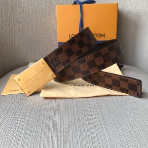 The LV belt is 4.0cm wide