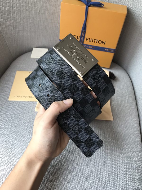The LV belt is 4.0cm wide - Image 7