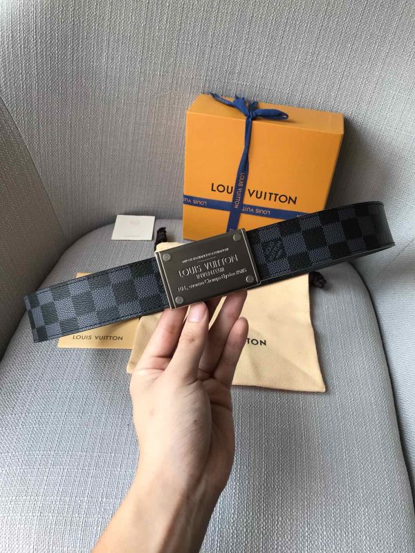 The LV belt is 4.0cm wide - Image 4