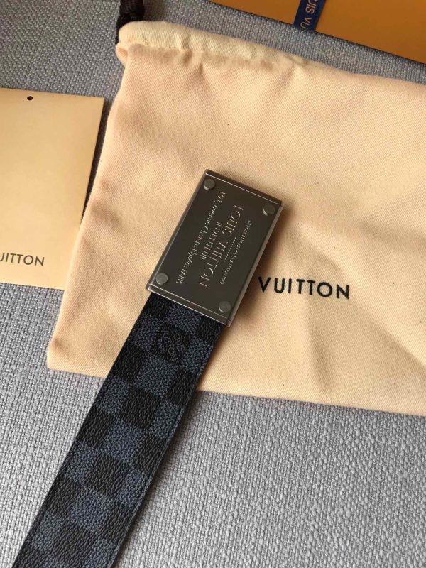 The LV belt is 4.0cm wide - Image 2