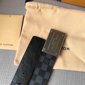 The LV belt is 4.0cm wide