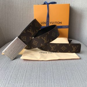 The LV belt is 4.0cm wide