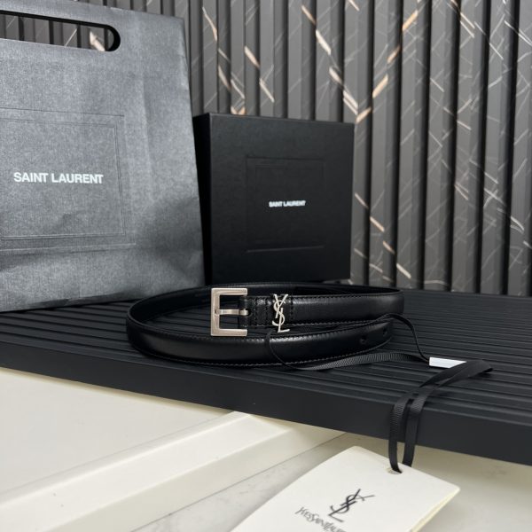 Wear a square-shaped narrow belt and pair it with the Saint Laurent letter-shaped clasp. - Image 2