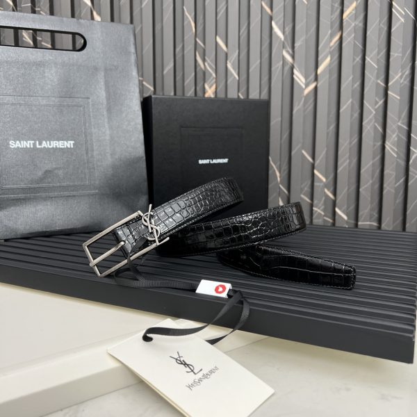 The belt is equipped with a classic YSL logo buckle that can be adjusted. - Image 7