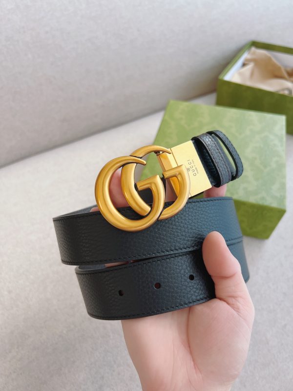 GUCCI double-sided leather belt