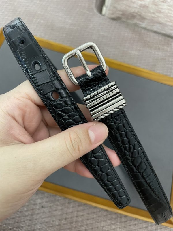 The square buckle of the YSL belt is engraved with the SAINT LAURENT PARIS logo. - Image 6