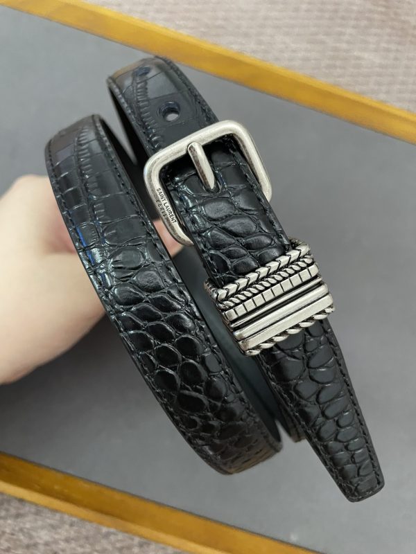The square buckle of the YSL belt is engraved with the SAINT LAURENT PARIS logo. - Image 2
