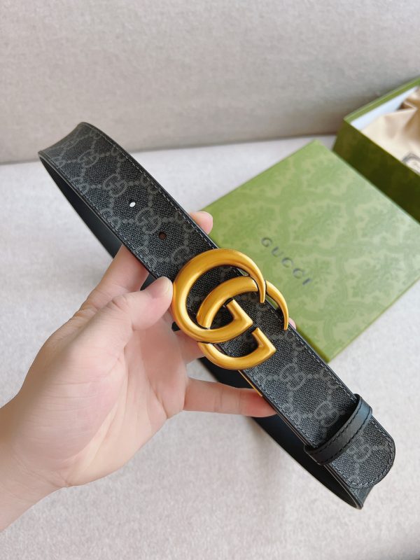 GUCCI double-sided leather belt