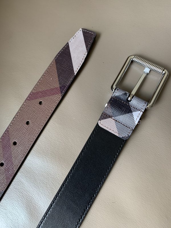 Burberry flagship store's new men's casual belt - Image 6